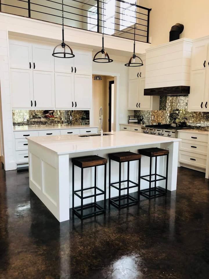 High-gloss epoxy floor coating