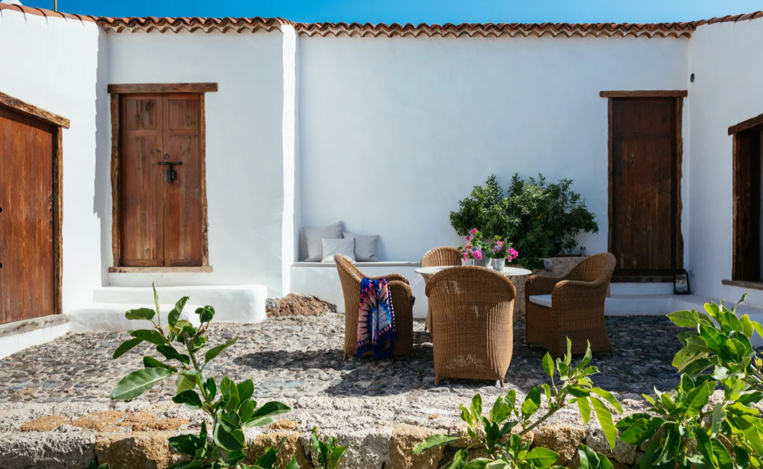 Retreats in Tenerife page with beautiful picture