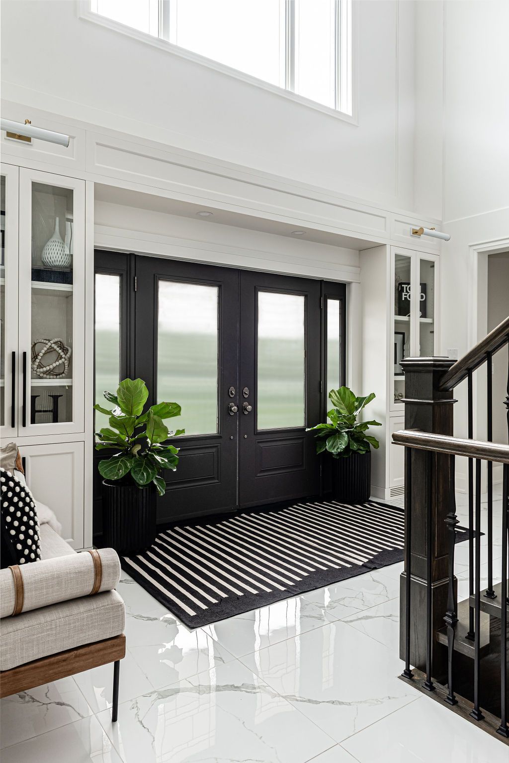 The Ultimate Guide to Creating a Welcoming Entryway: Enhance Your Home's First Impression