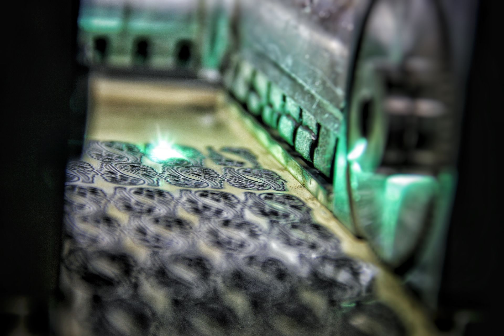 Lavorazione metallo con tagli di precisione