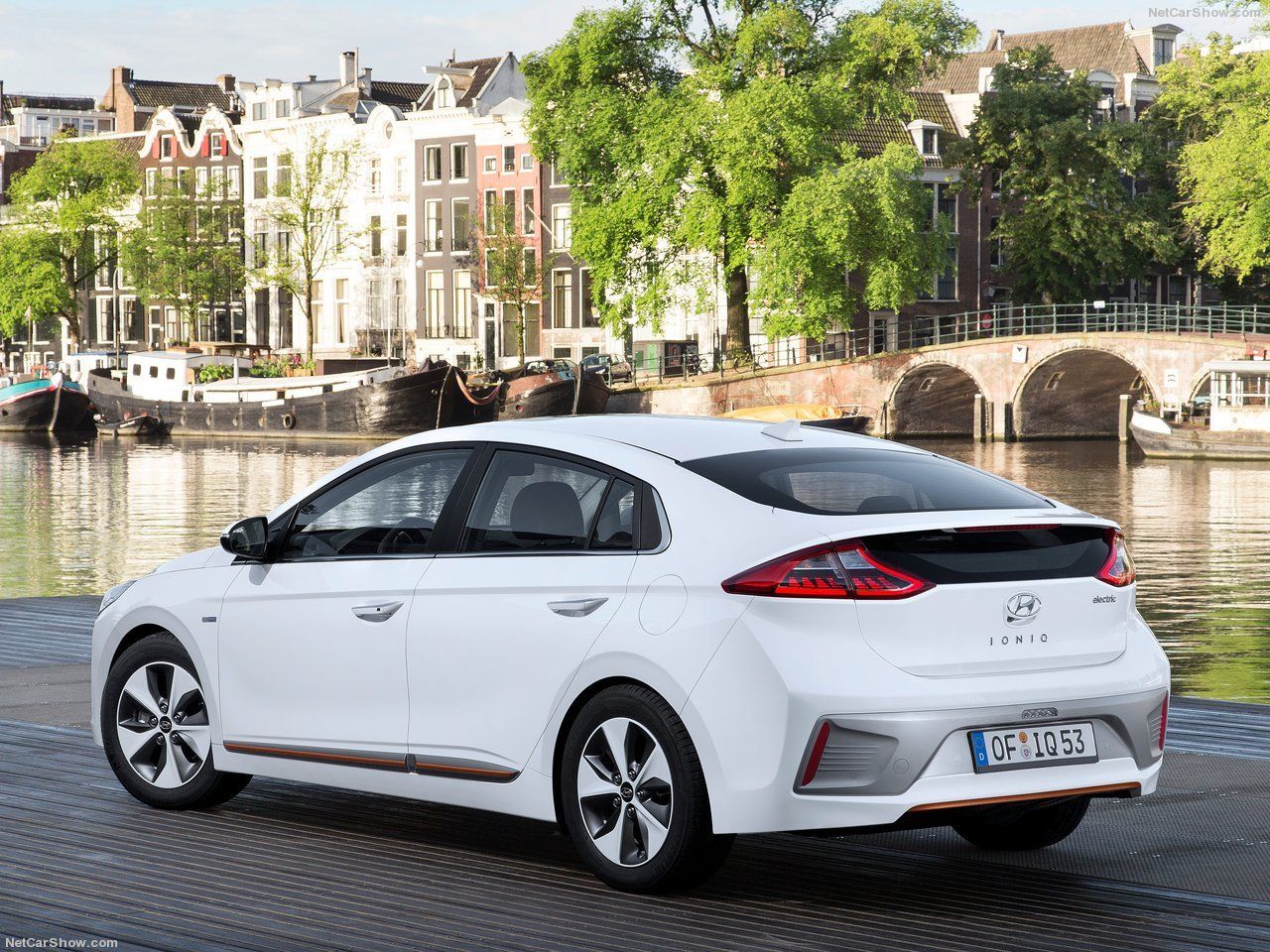 Hyundai Ioniq achterkant
