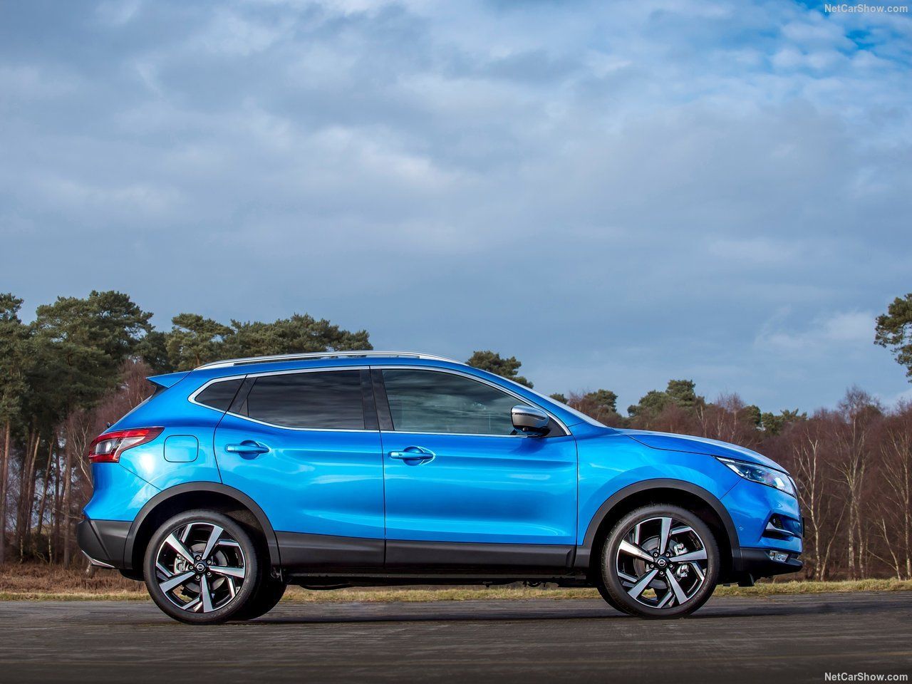 Nissan Qashqai zijkant