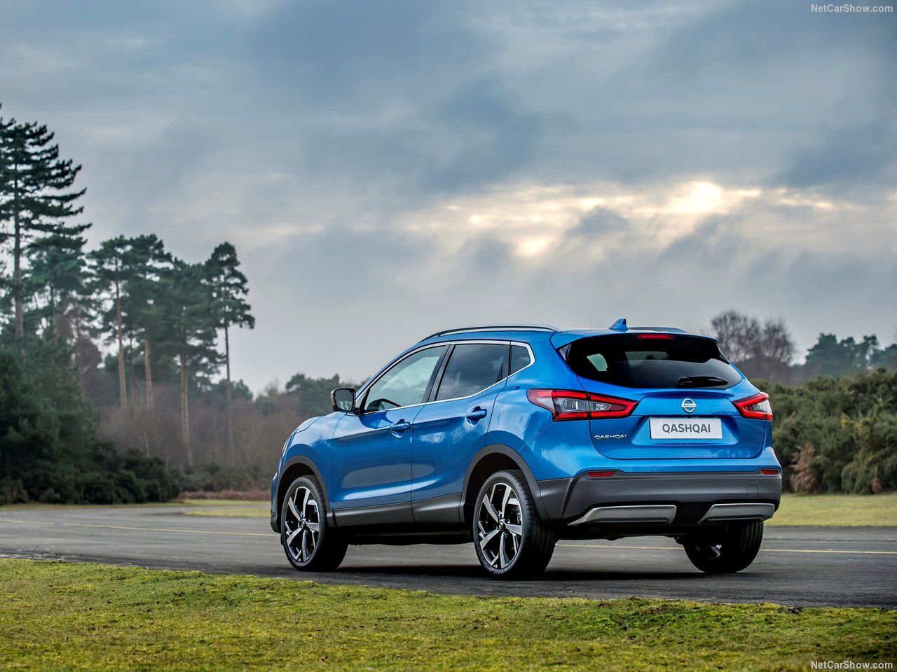 Nissan Qashqai achterkant schuin