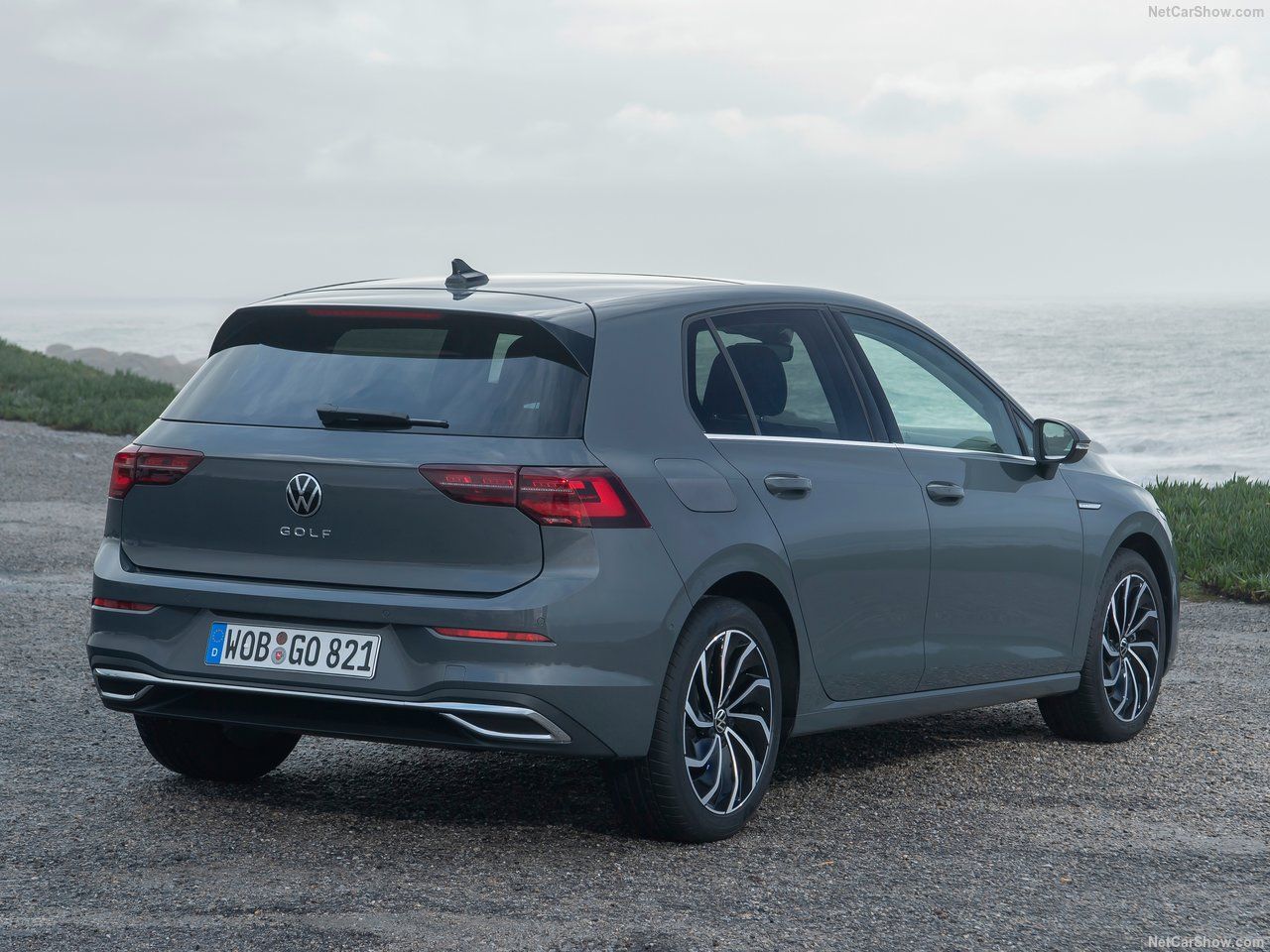 Volkswagen Golf 8 lease achterkant schuin lrechts