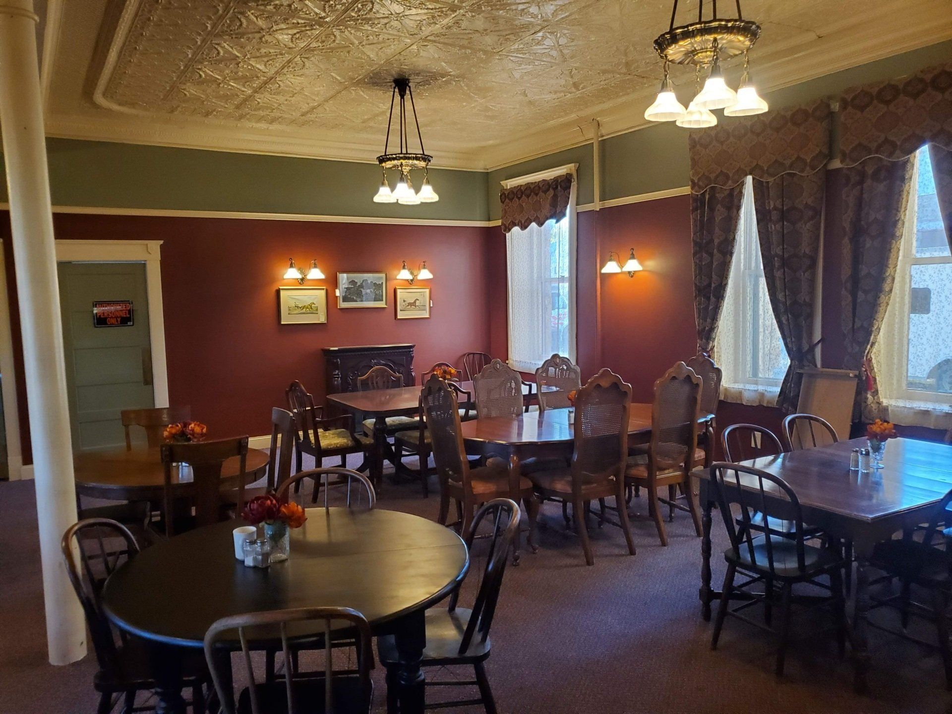 graves hotel dining room