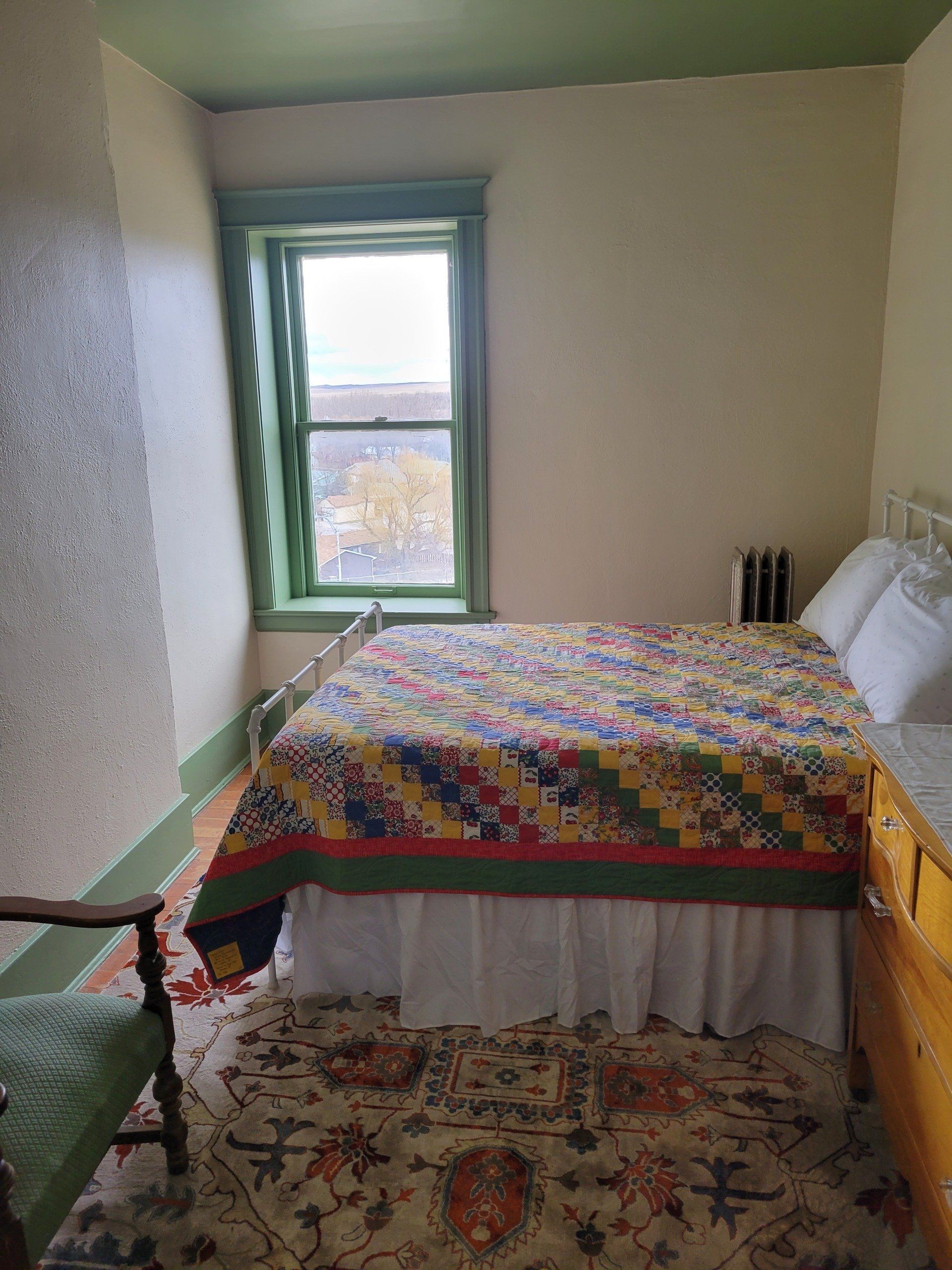 Graves hotel room