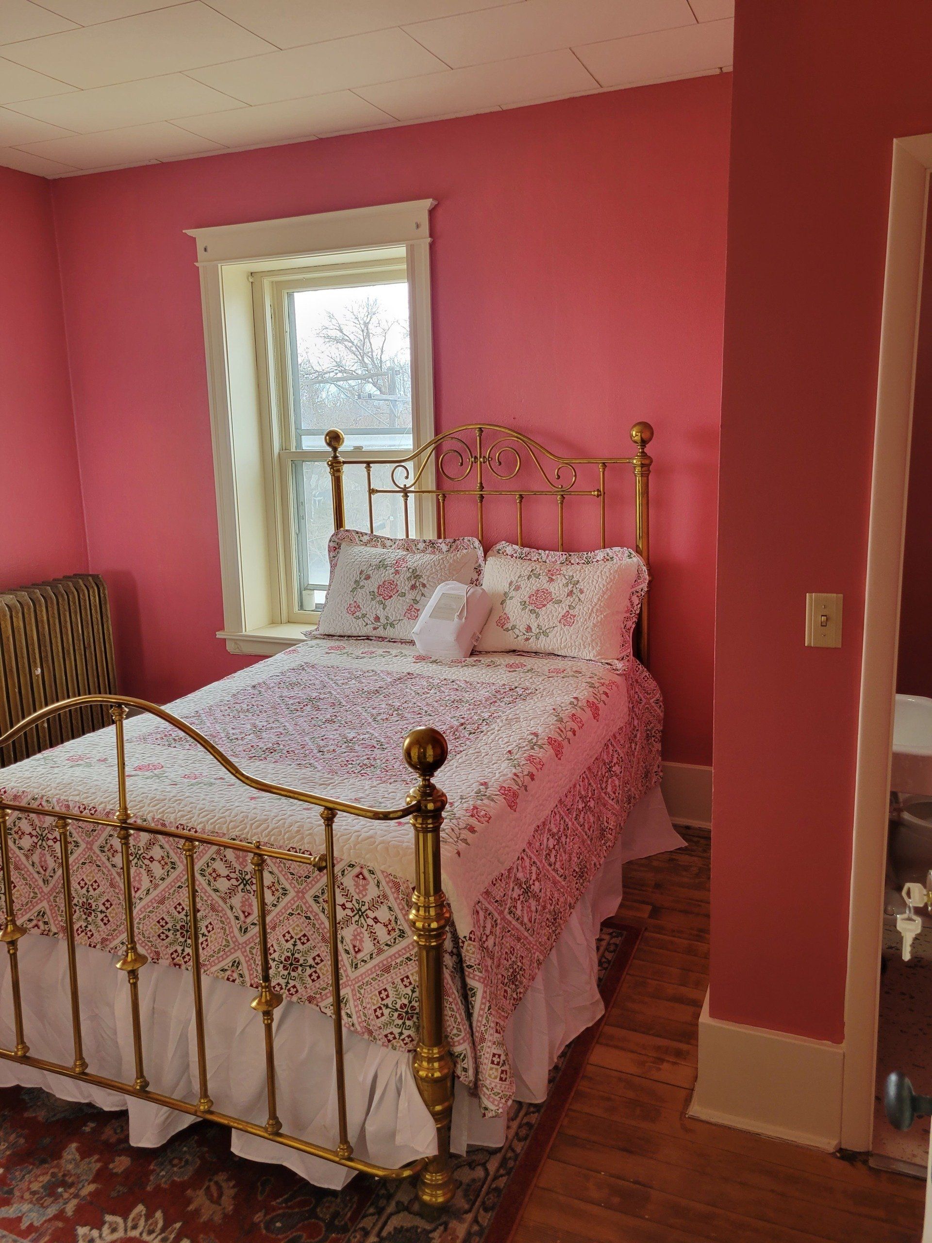 Graves hotel room