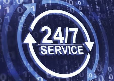 24/7 service icon with circular arrows over a blue digital background