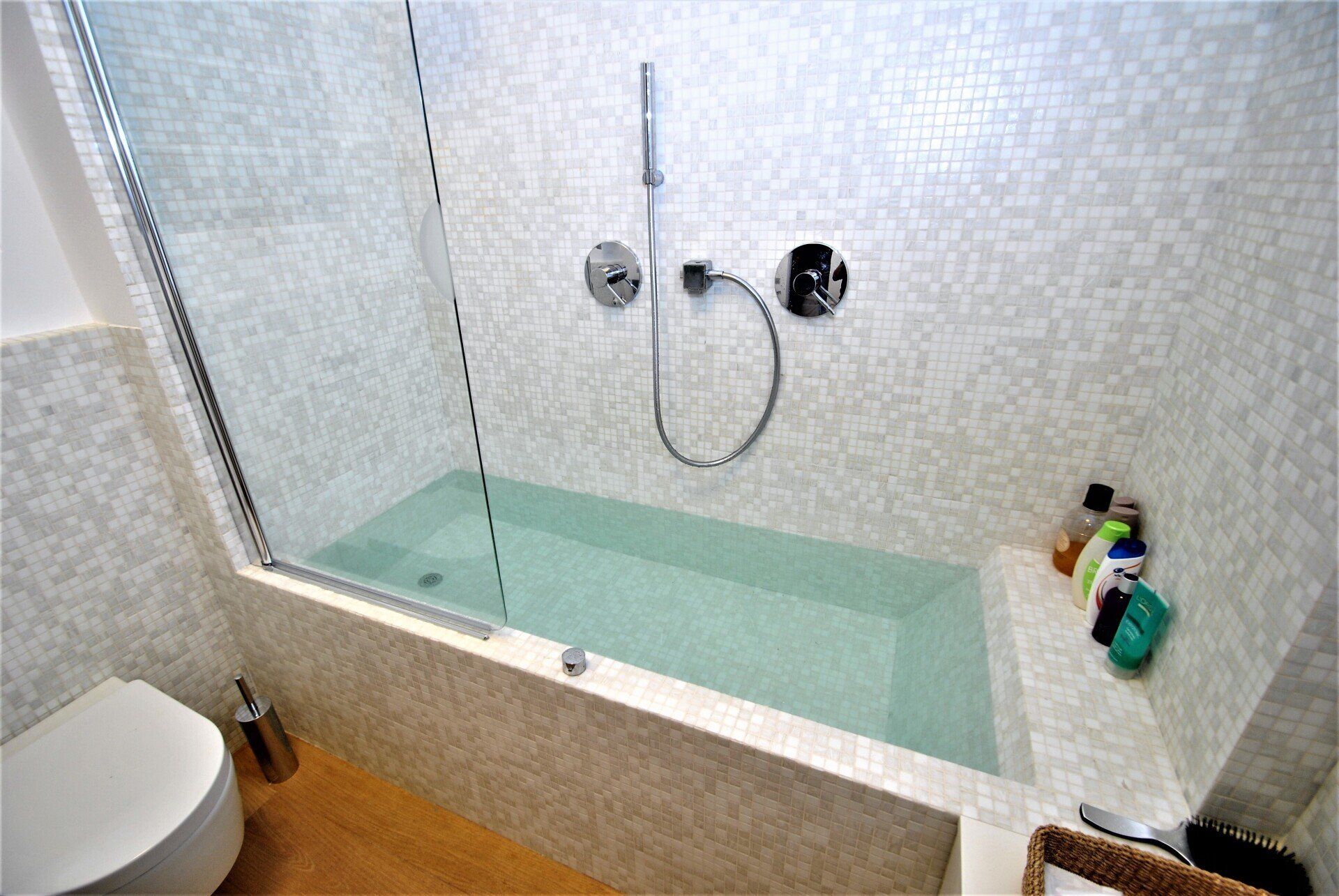 vasca su misura, vasca personalizzata, milano, bagno personalizzato, spa in casa