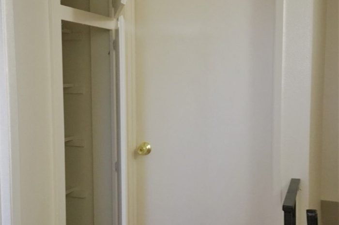 #11 AV TH HALLWAY CLOSET