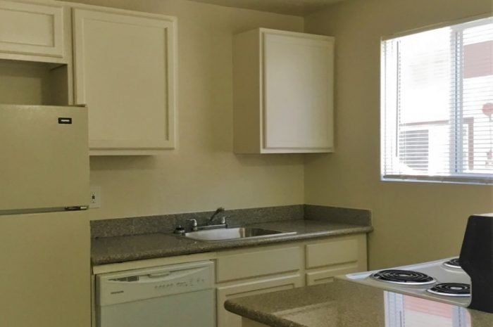 # 4 AV TH 2X1 KITCHEN