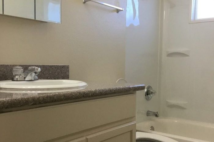 #7 AV 2X1 TH BATHROOM