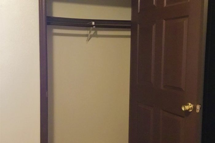 #9AA 2X1 BDROOM CLOSET