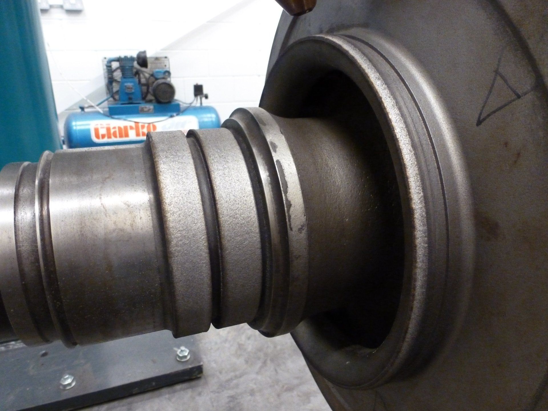 Shaft seal repair