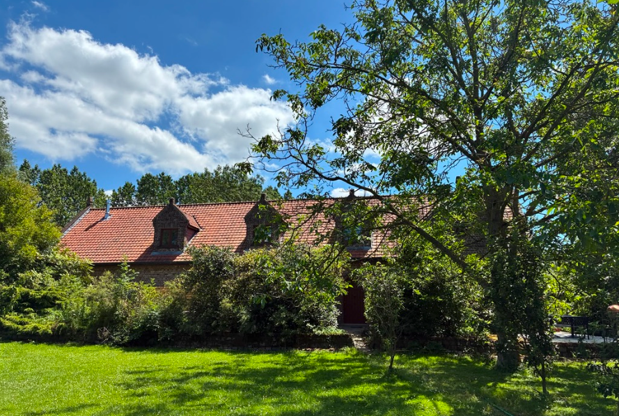 Hoeve Hestia vanuit de tuin