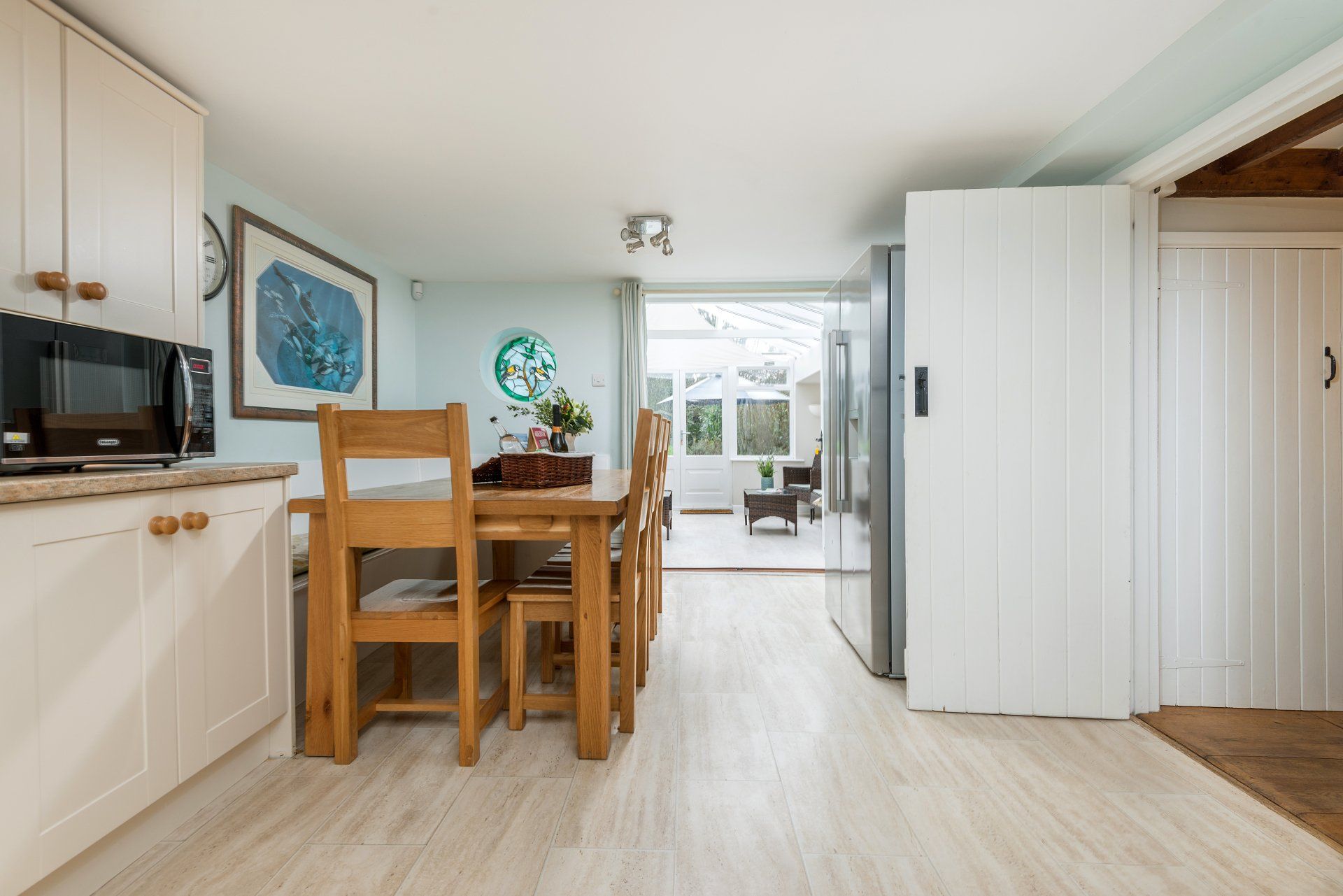 New Forest holiday home breakfast table