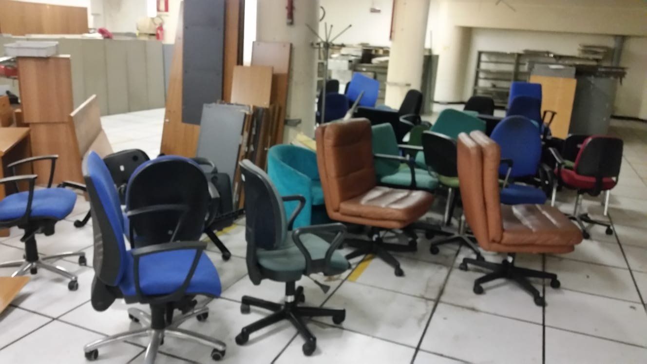 smaltimento sedie ufficio