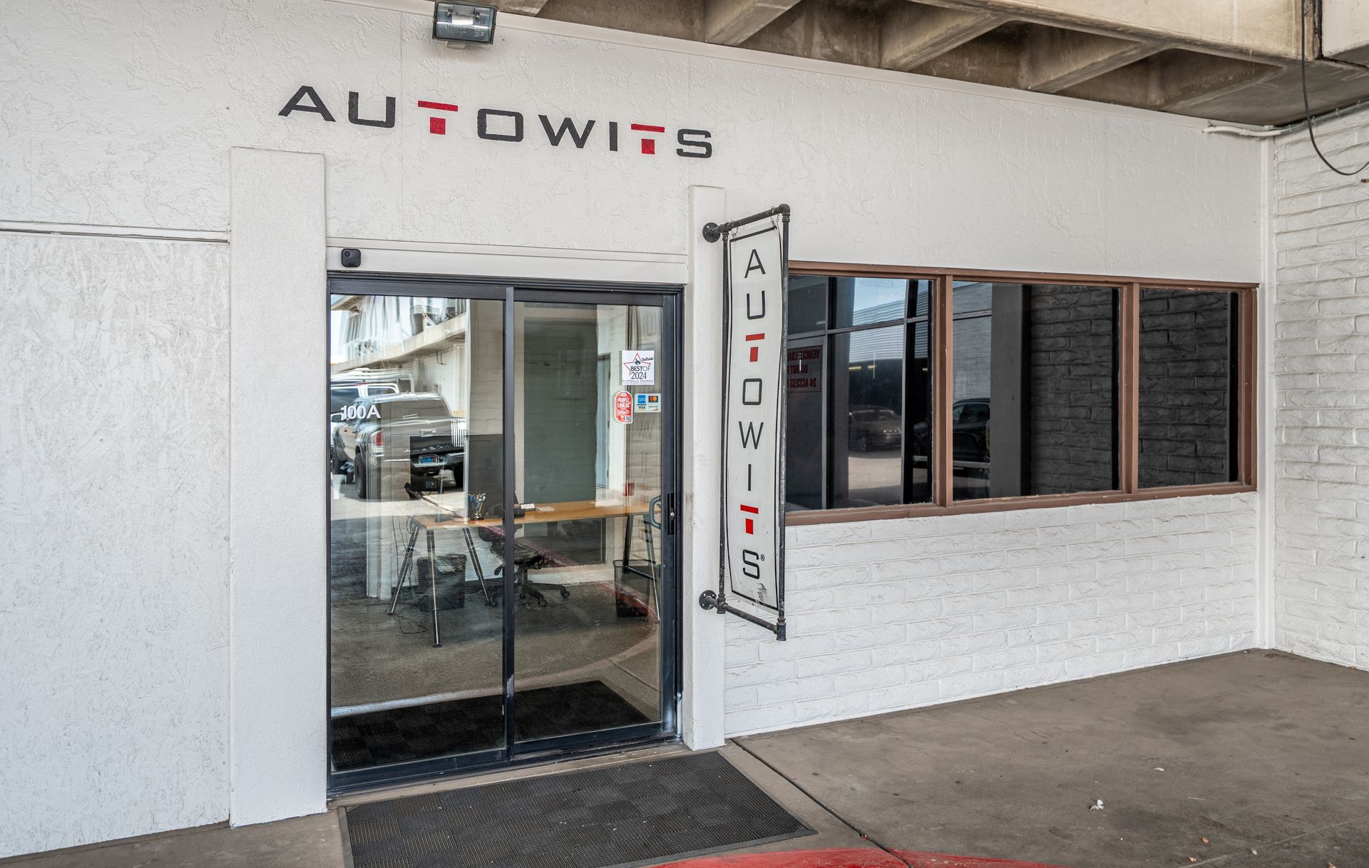 Outside Shot of Autoshop | AutoWits