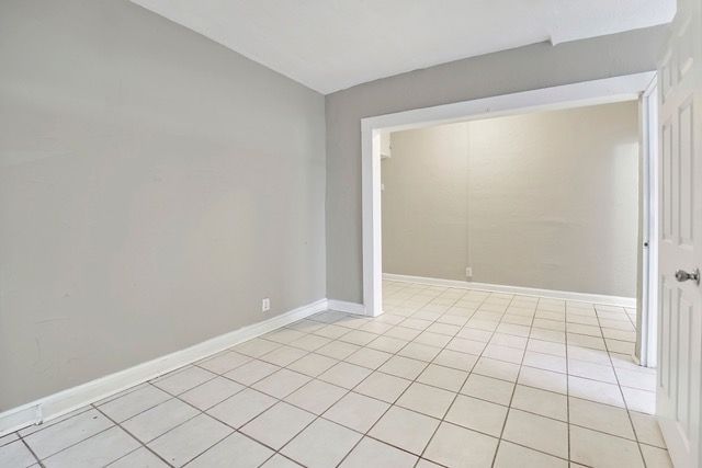 Monroe Manor dining area