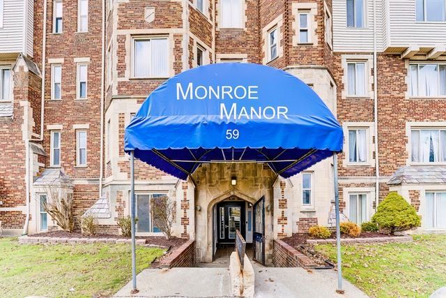 Monroe Manor exterior