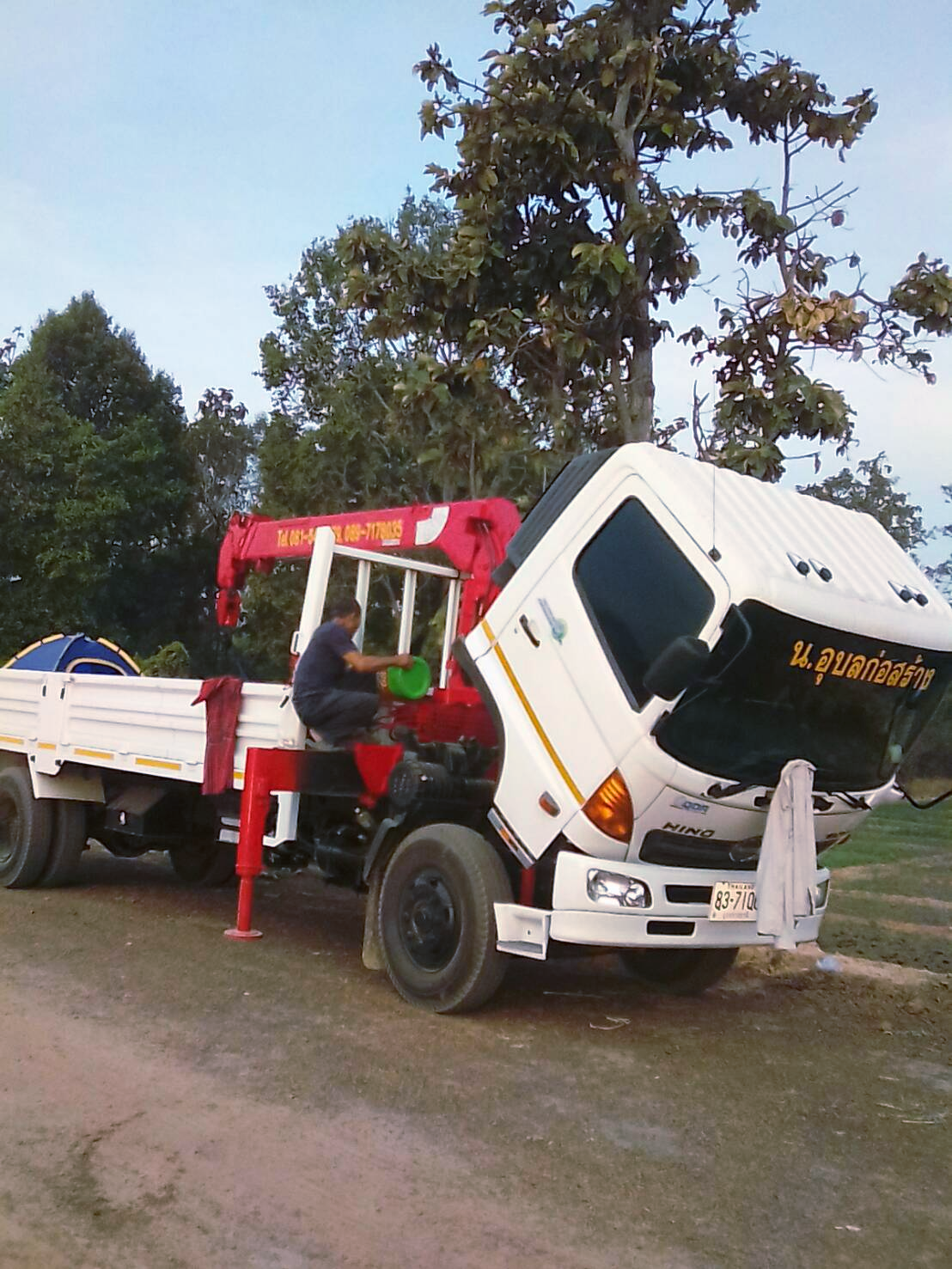 รถบรรทุกหกล้อติดเครน, 6 ล้อ, รถบรรทุก