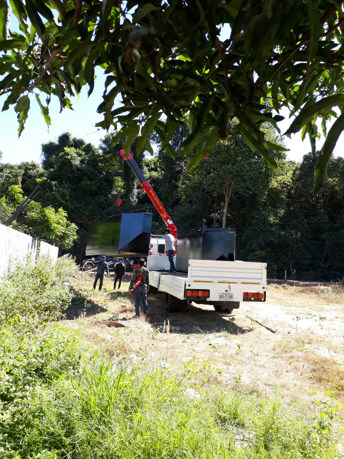 รถบรรทุกหกล้อใหญ่ติดเครน, รถบรรทุก 6 ล้อ, รถบรรทุกติดเครน