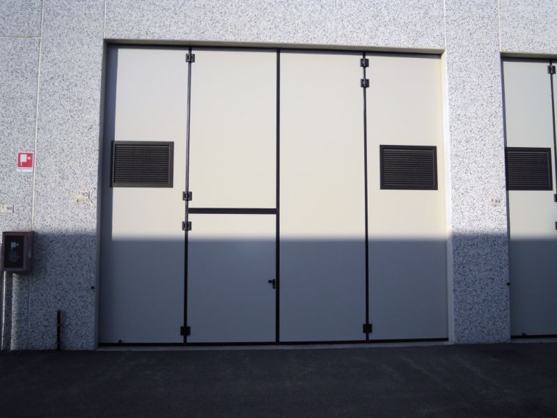 Portone a libro bianco