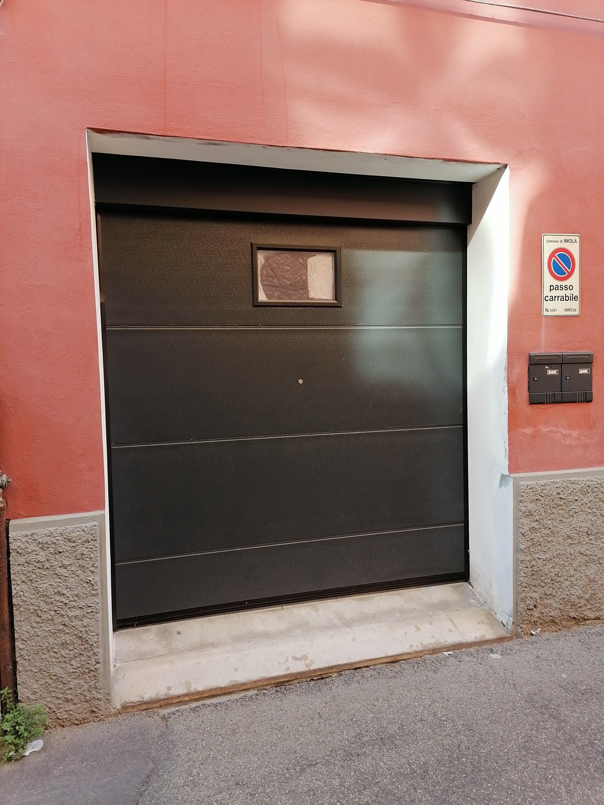 portone di garage residenziale
