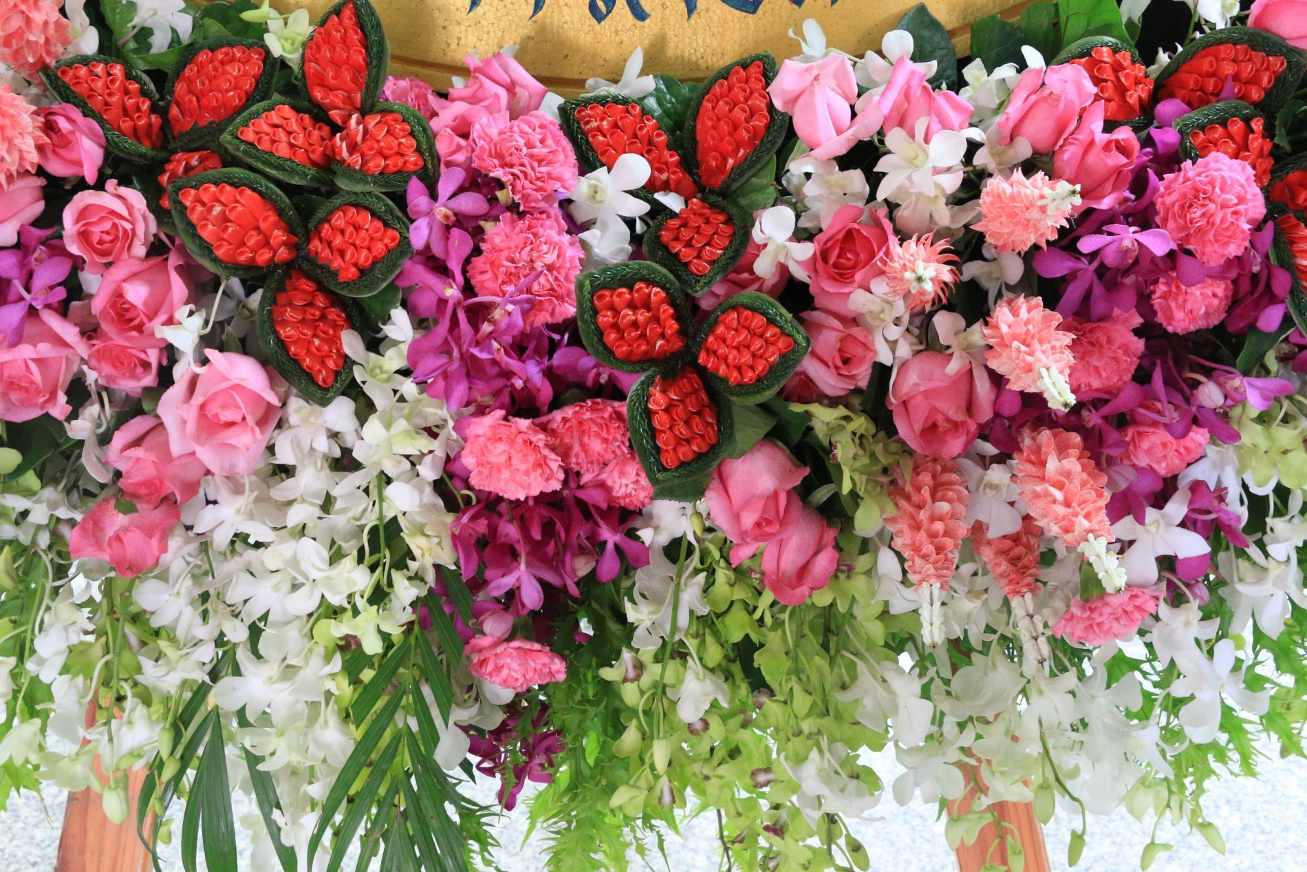 Allestimenti floreali per il rito funebre