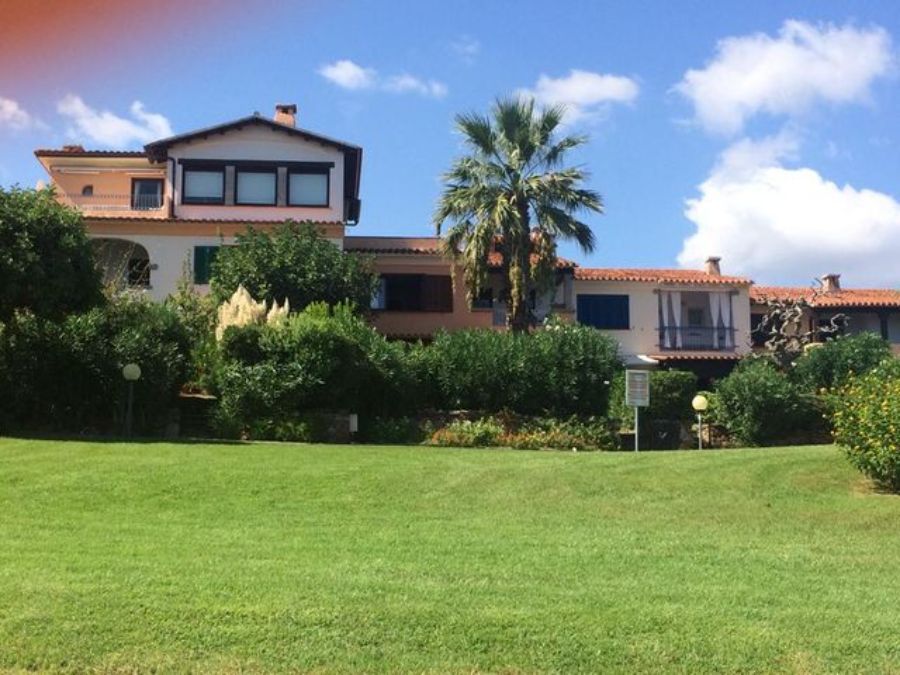 Villa con giardino