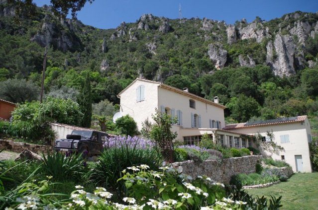 Domaines des Escavalins - Provence - gite - bastide - olive grove - olive oil producer   - holiday - olives - trail - mountain track - GR - PACA - French Riviera - Alps