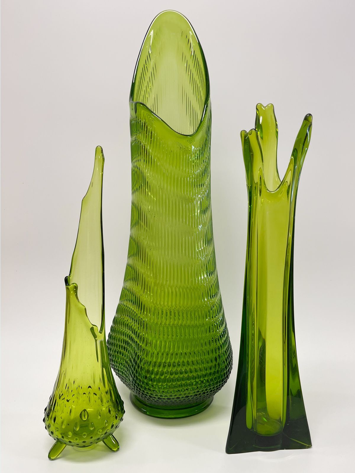 Avocado swung vases