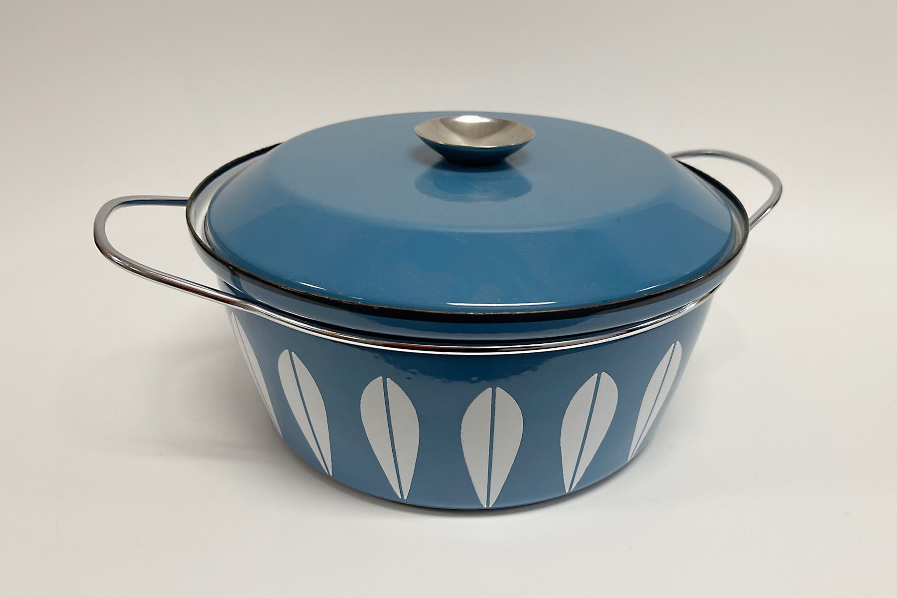 Catherineholm lotus patern cookware