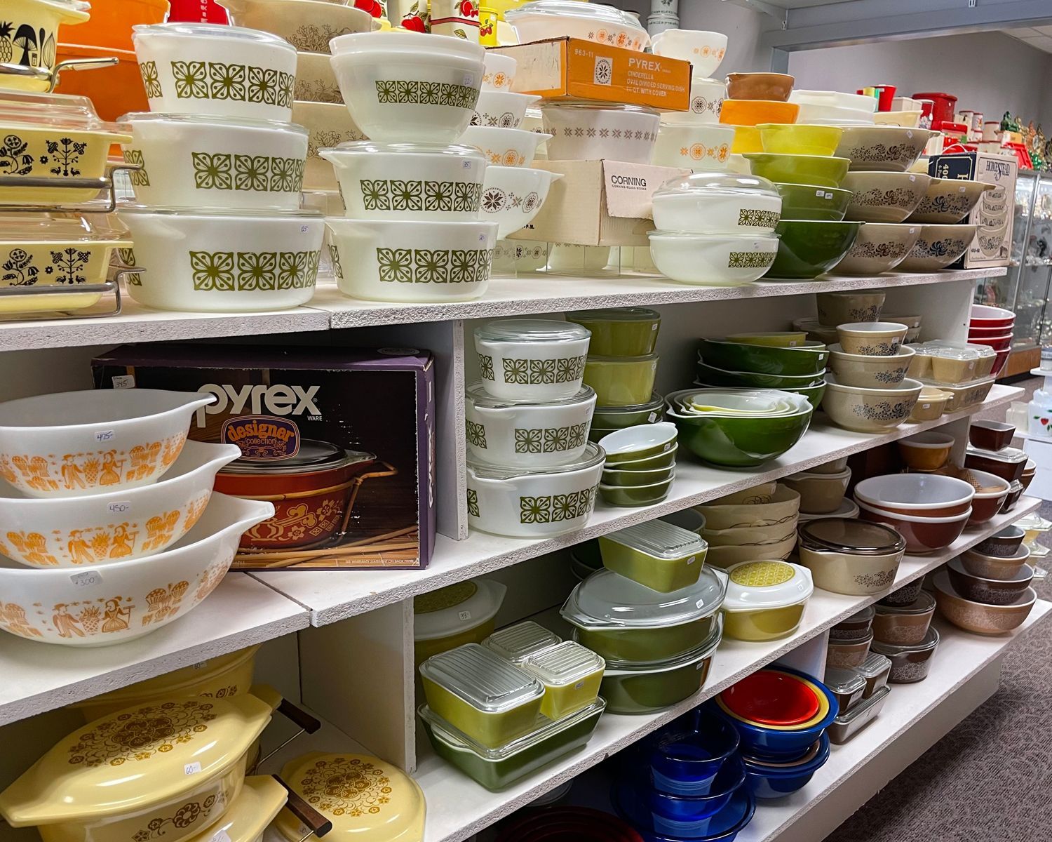 We carry a wide variety of vintage pyrex dishes bowls