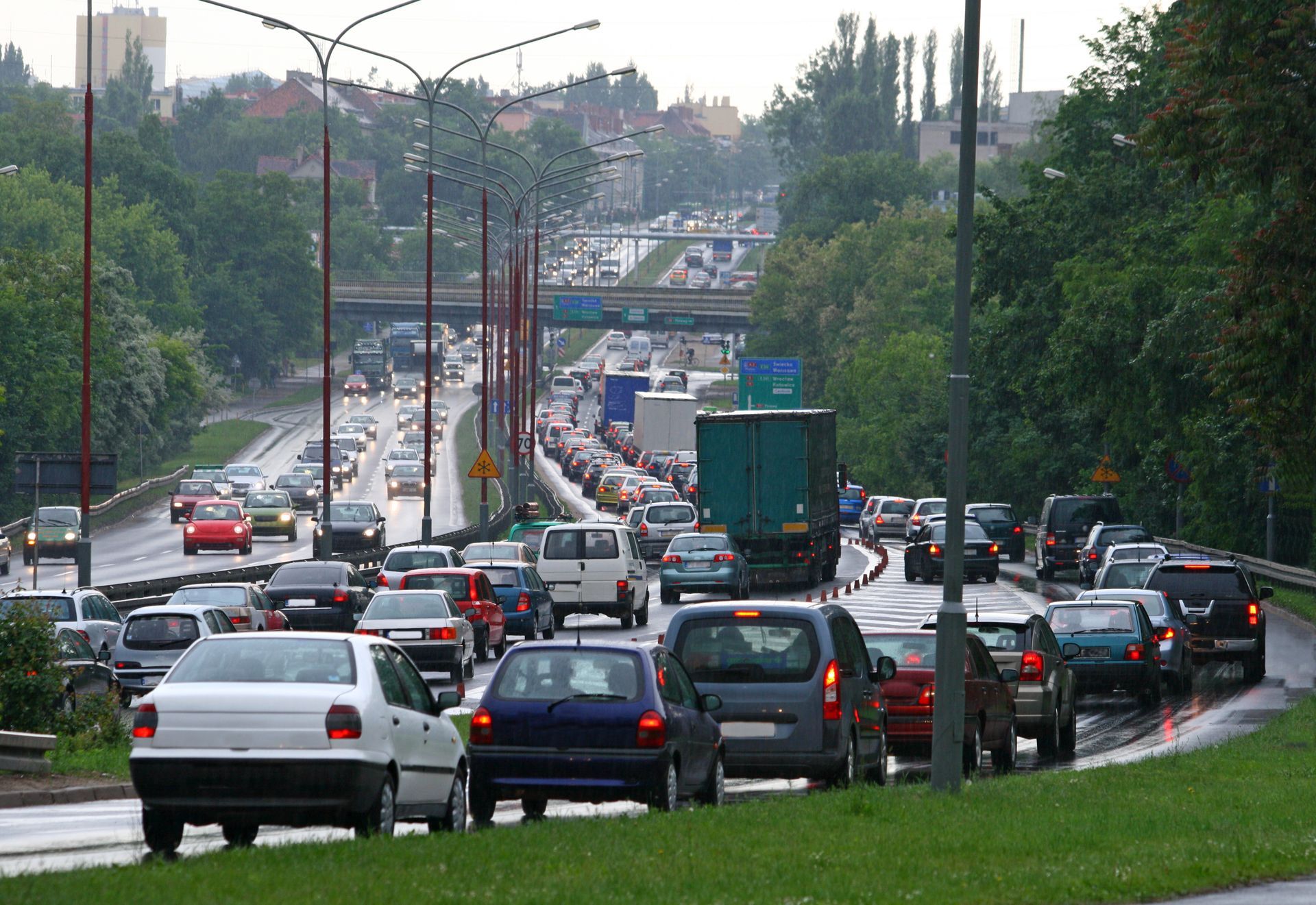 How to Avoid Rear-End Collisions in Stop-and-Go Traffic | Malones Automotive Service