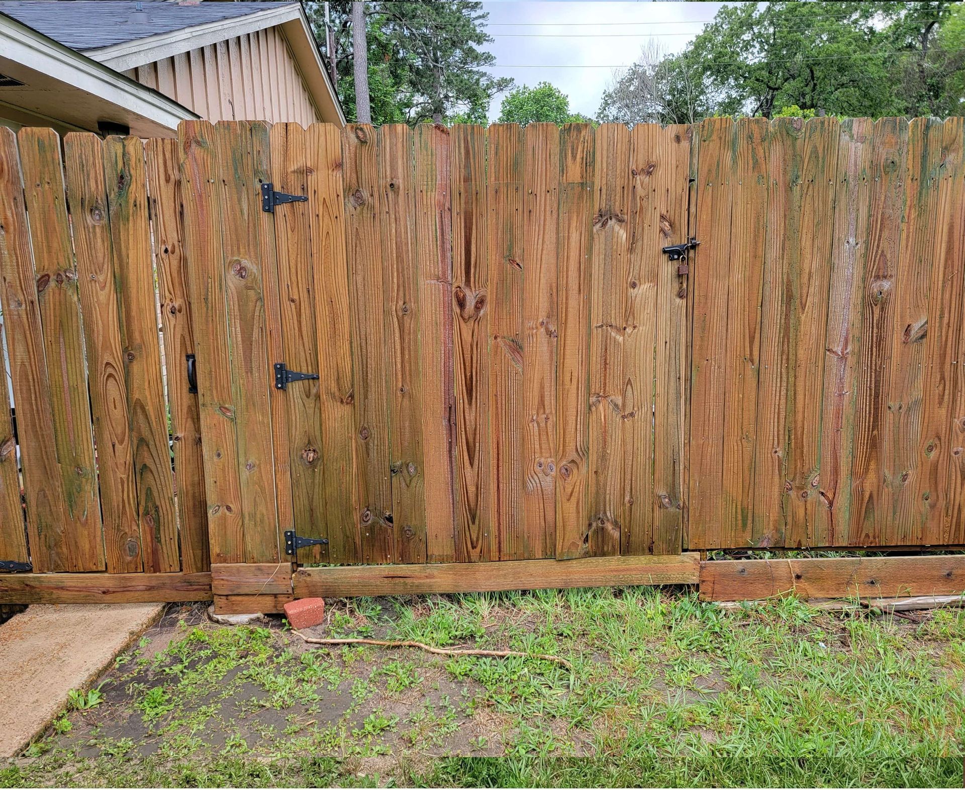 After Fence Cleaning Spring TX | Twisted Nozzle Pressure Washing