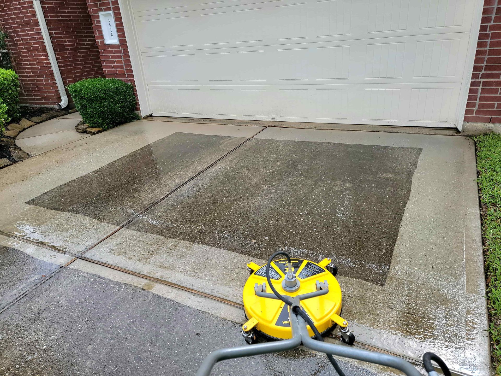 Concrete Cleaning Houston | Driveway Cleaning