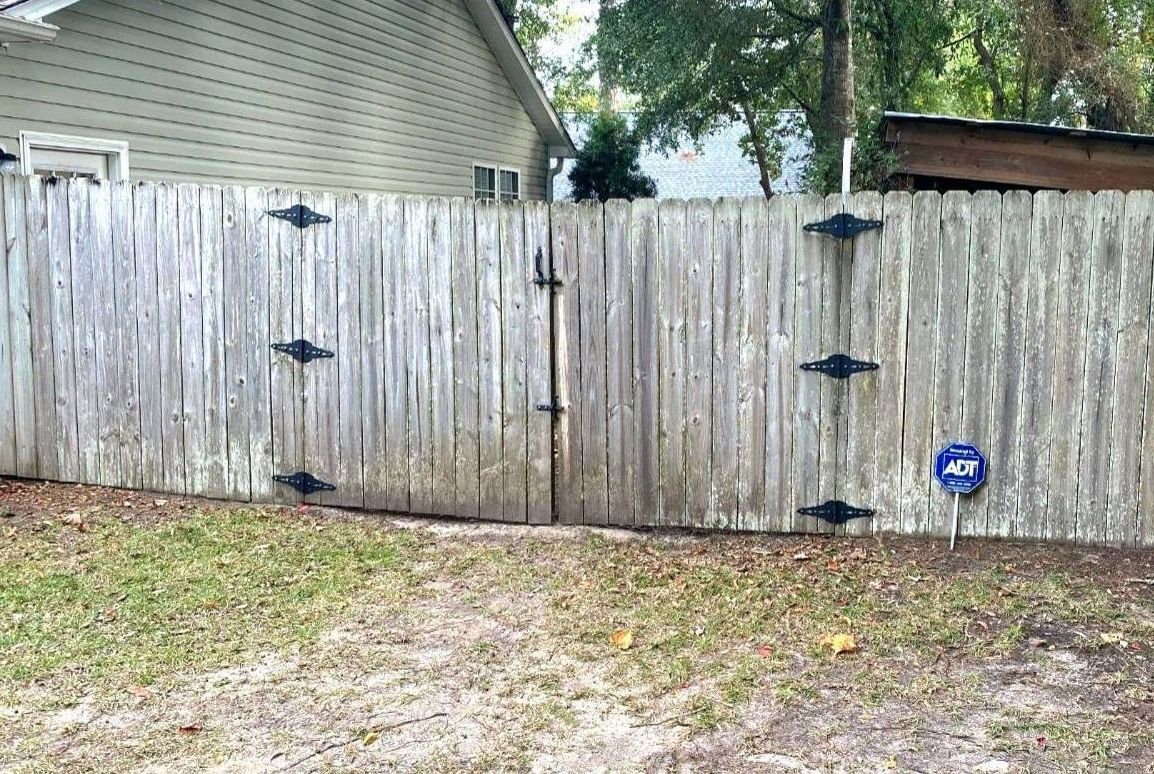 Fence Cleaning - Houston Pressure Washing Experts