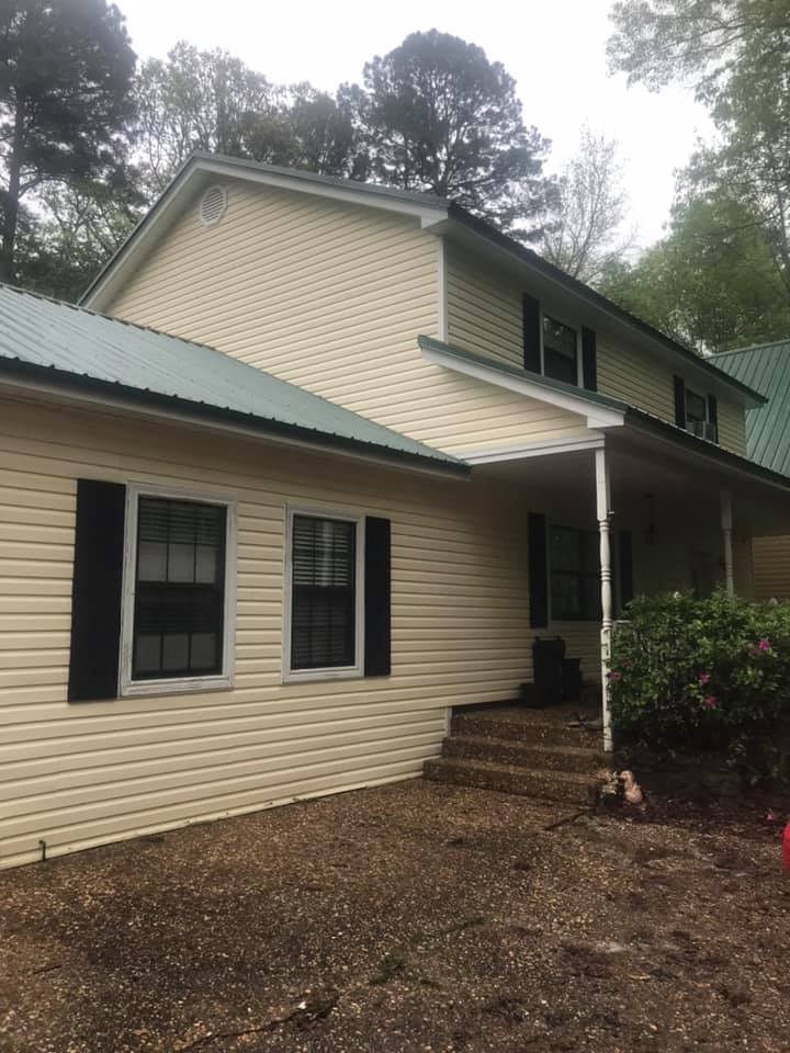 Clean cream colored house — Morrilton, AR — Chadek Power Wash