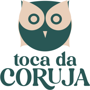 Logotipo com uma coruja azul-petróleo acima do texto “toca da CORUJA” em azul-petróleo e bege.