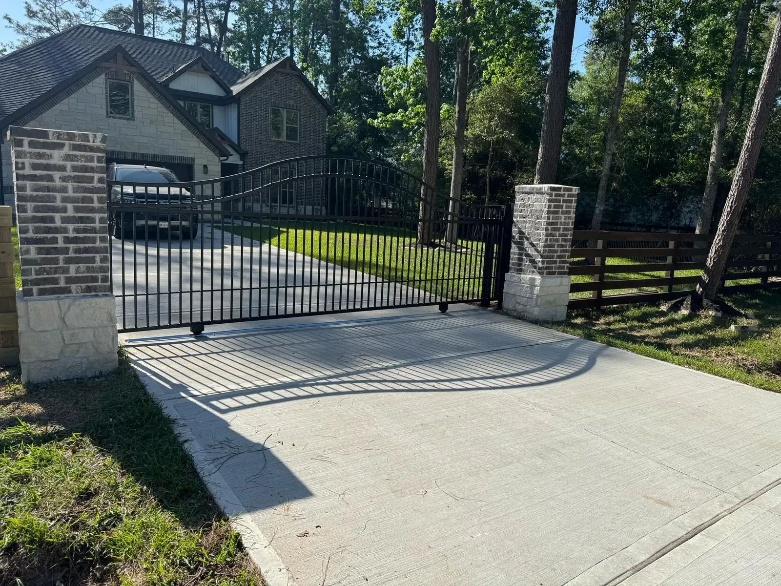 Residential fencing by Ark Fence in The Woodlands
