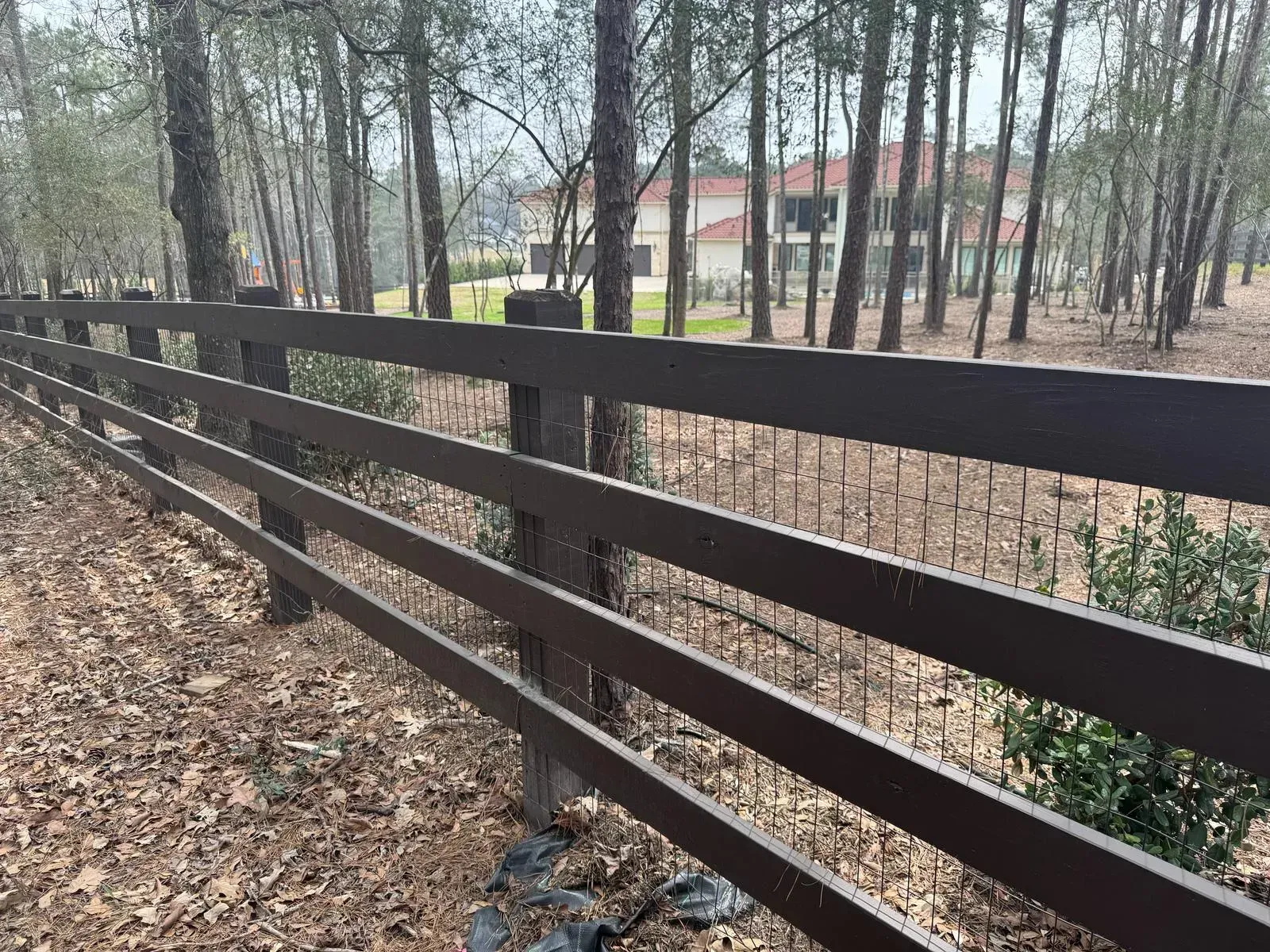 Aluminum fence for residential property by Ark Fence
