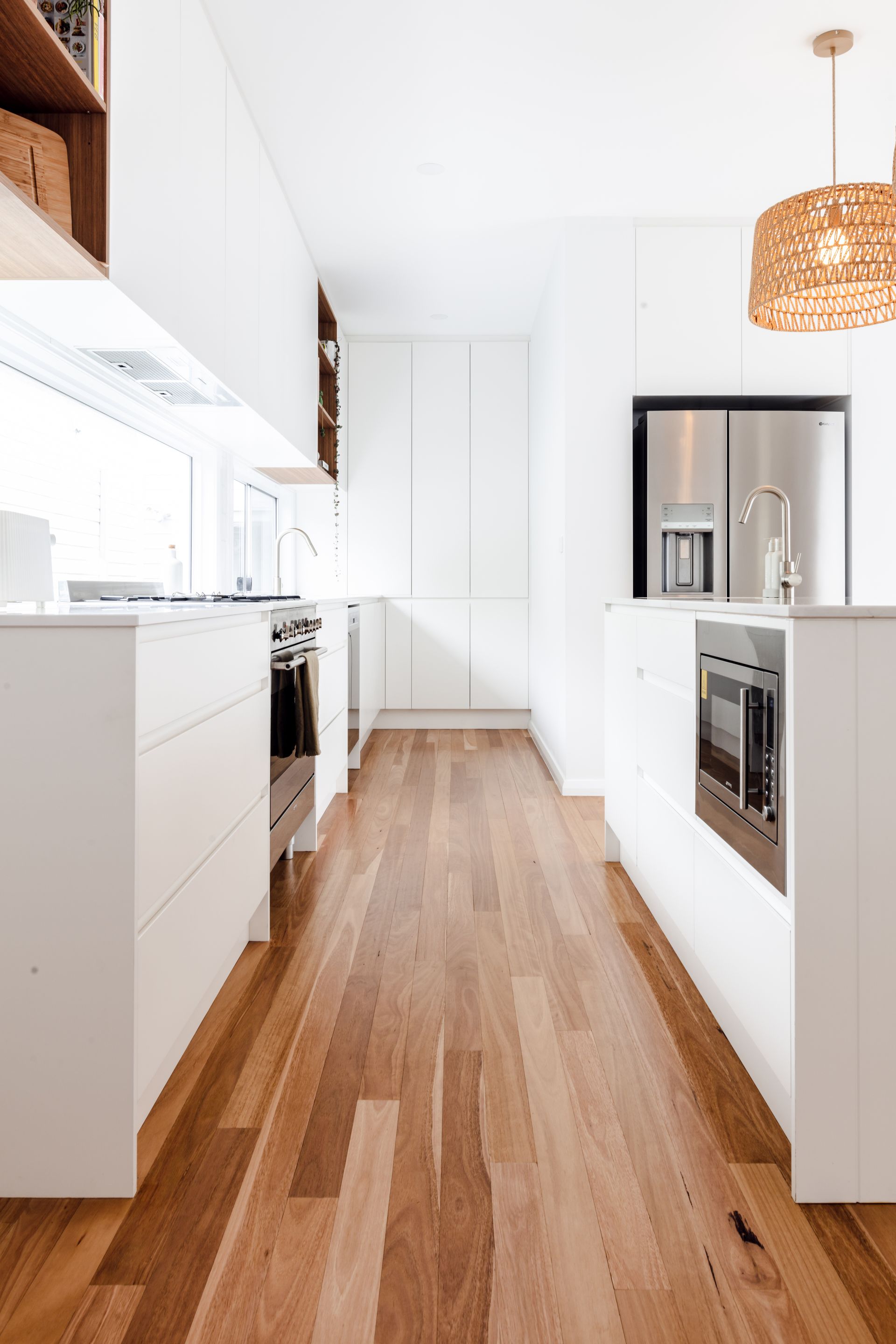 Modern White kitchen— Kitchens in Port Macquarie, NSW