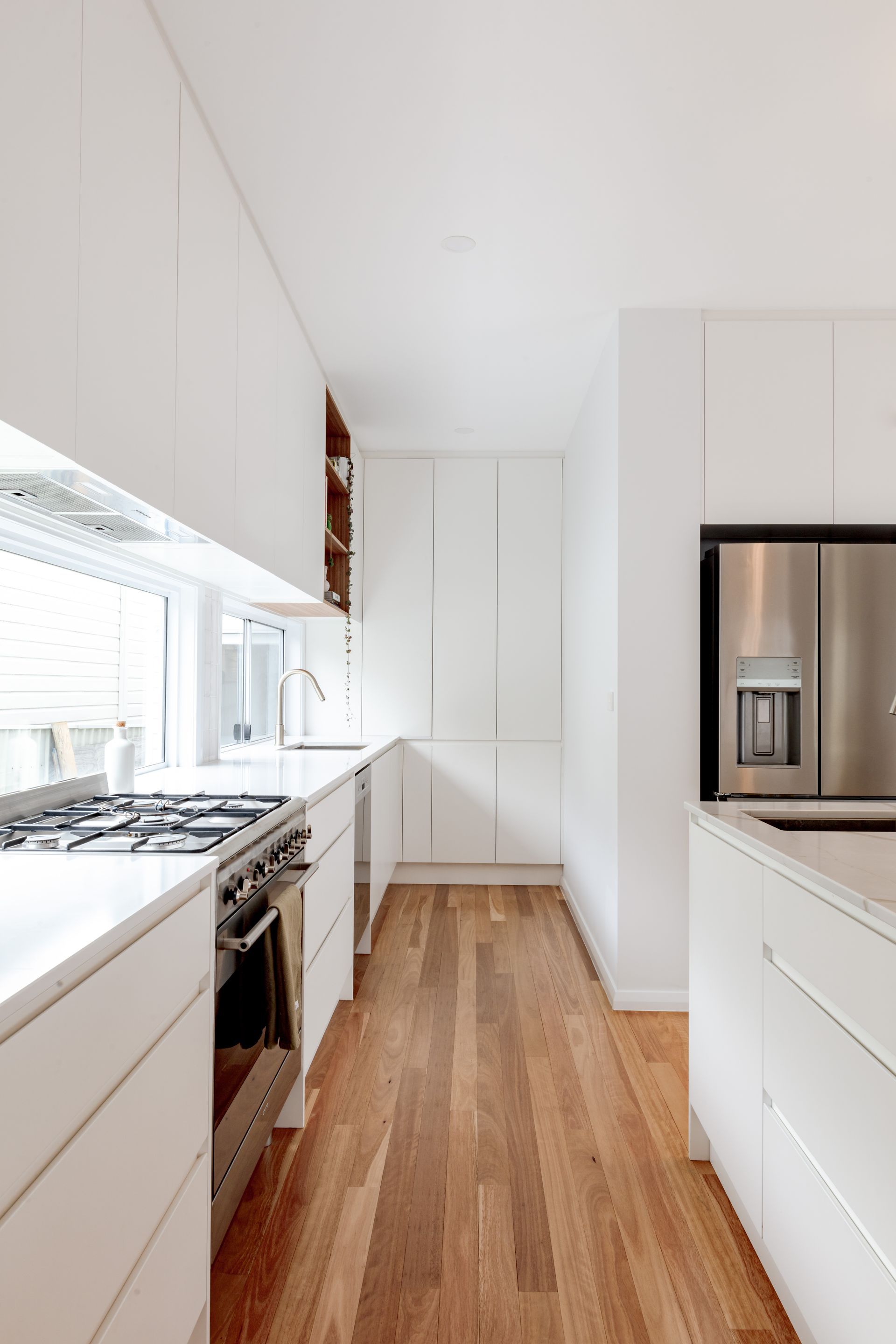 Modern white kitchen with cabinets  Cabinet Maker in Port Macquarie, NSW