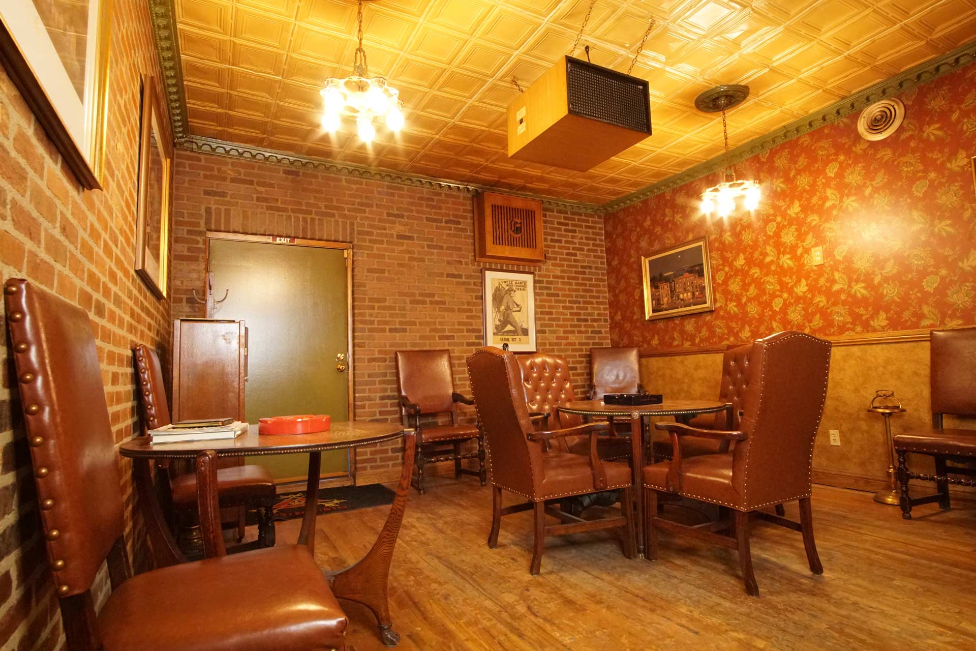 Premium Cigar Lounge Englewood, CO Edward's Pipes & Tobacco Shop