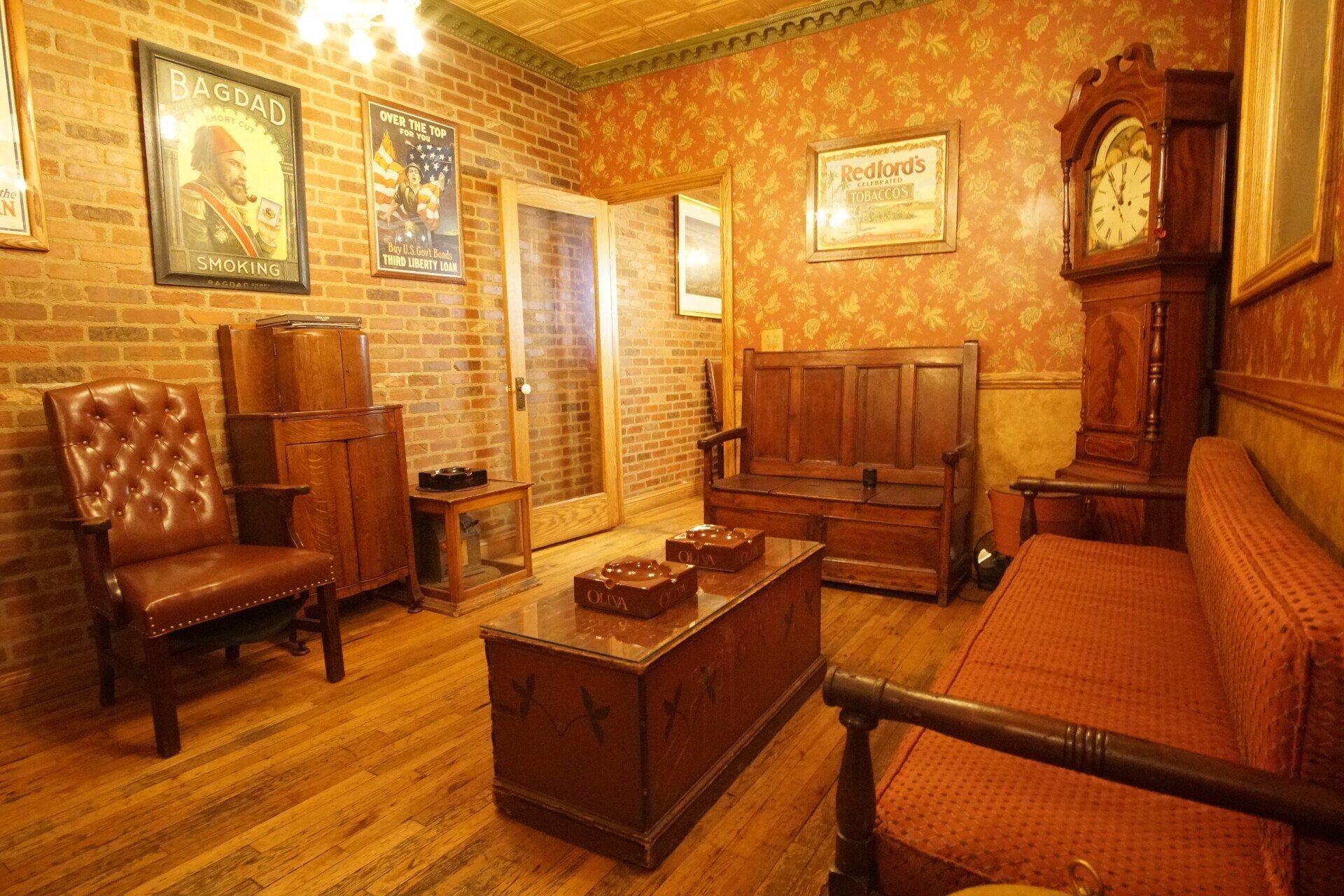 Premium Cigar Lounge Englewood, CO Edward's Pipes & Tobacco Shop