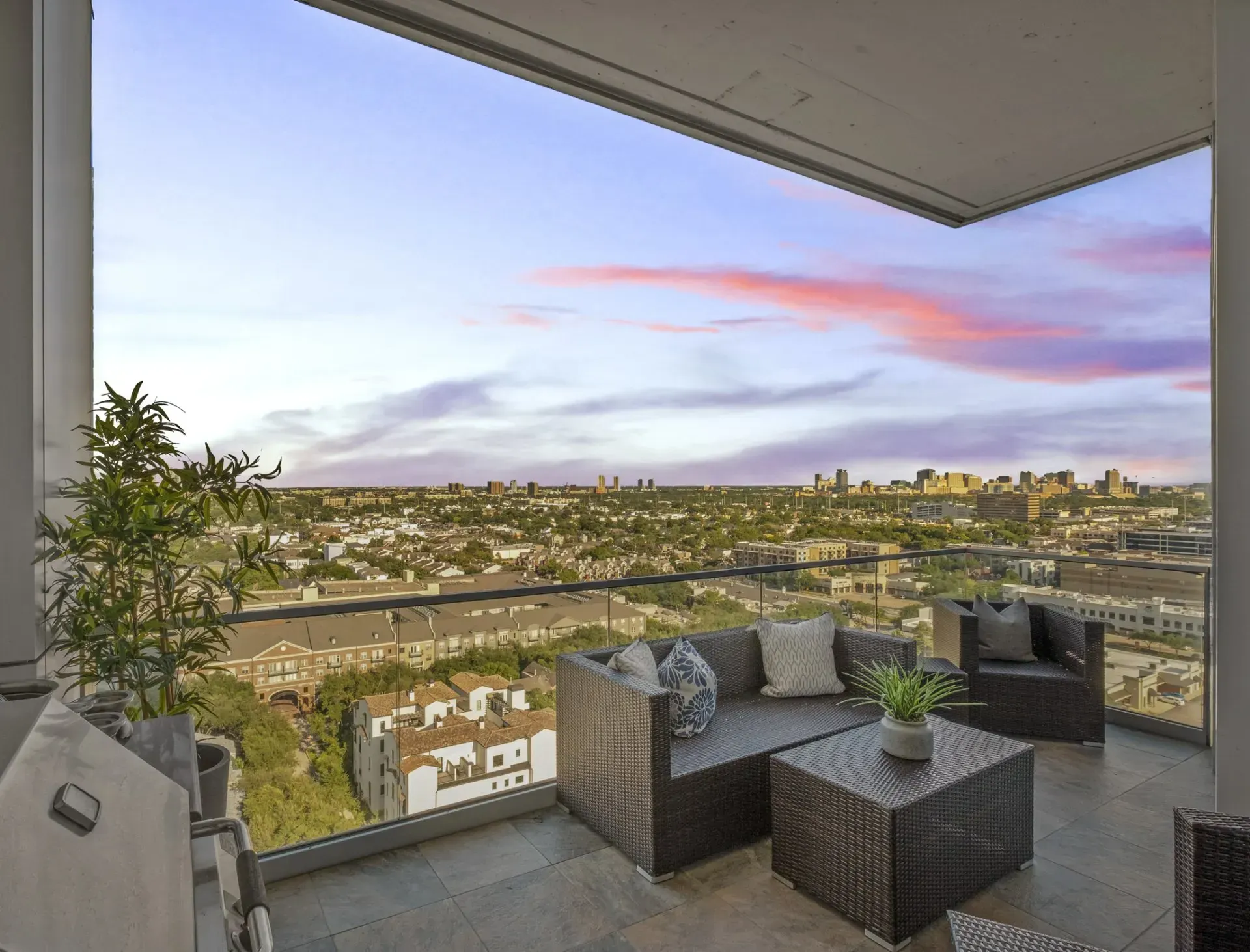 Day to Night Photo Services