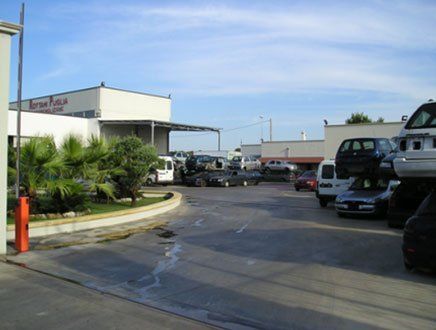 ampio deposito autorottamazioni