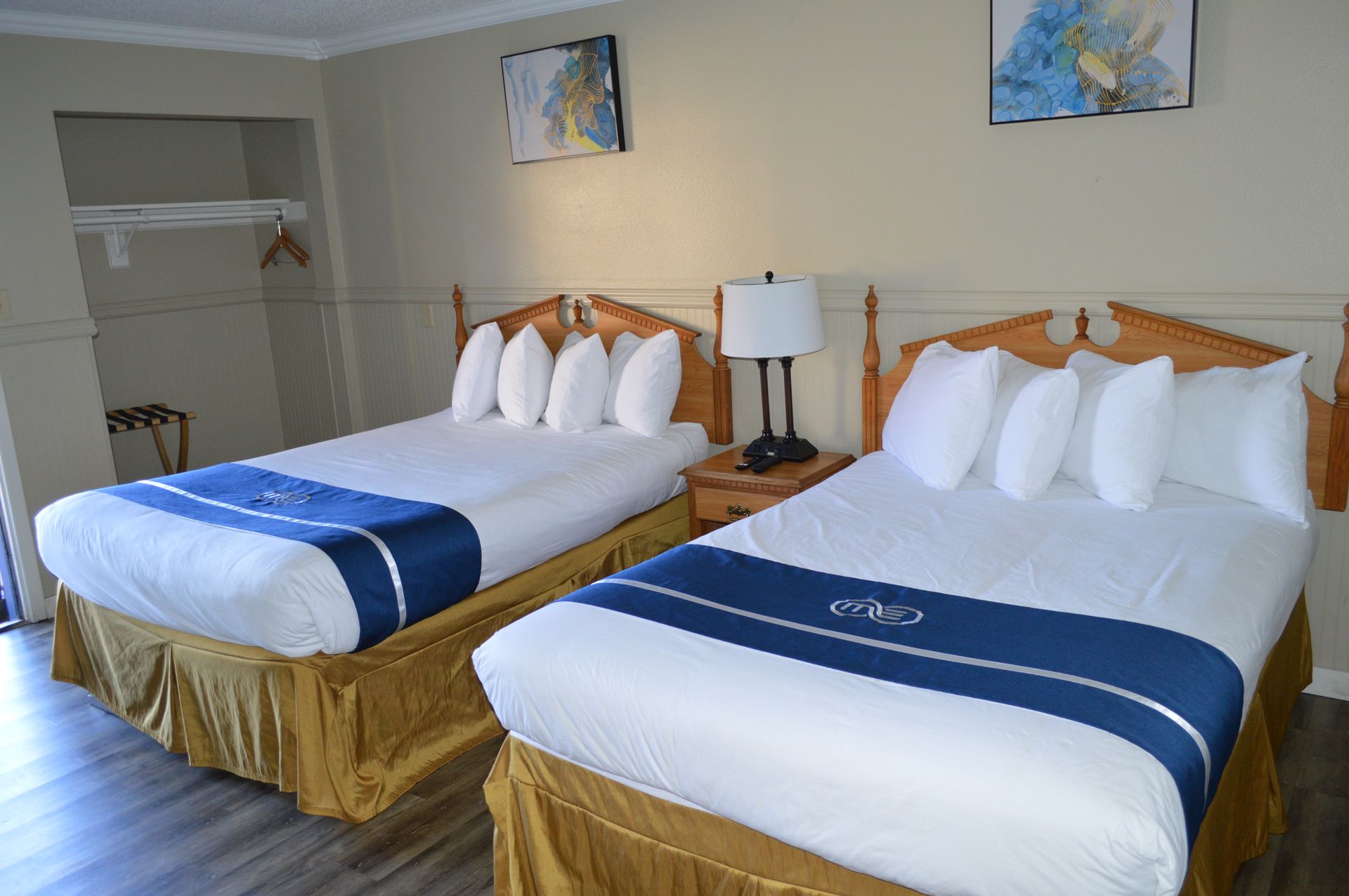 Omeo Suites Smart & Luxurious Rooms California
