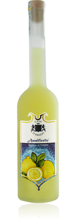 Una bottiglia di liquore con i limoni sull'etichetta